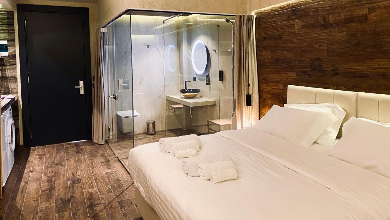 Deluxe Rooms In Blloku Area Tiran Dış mekan fotoğraf