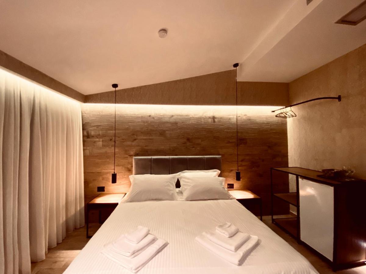 Deluxe Rooms In Blloku Area Tiran Dış mekan fotoğraf